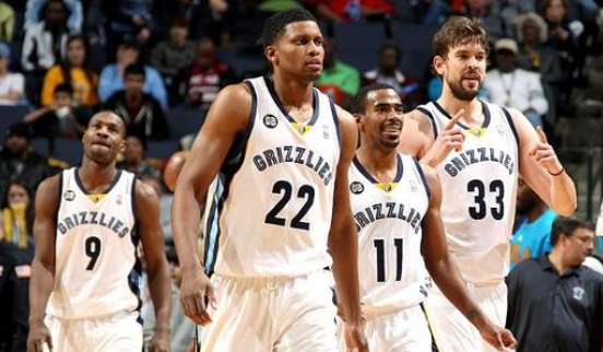 强调团队执 强调团队执